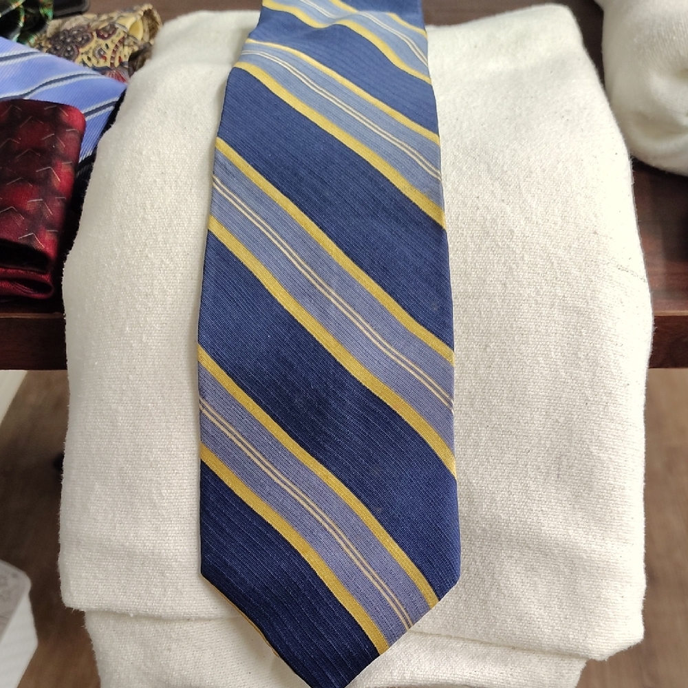 Nautica Navy and Gold Striped Tie
